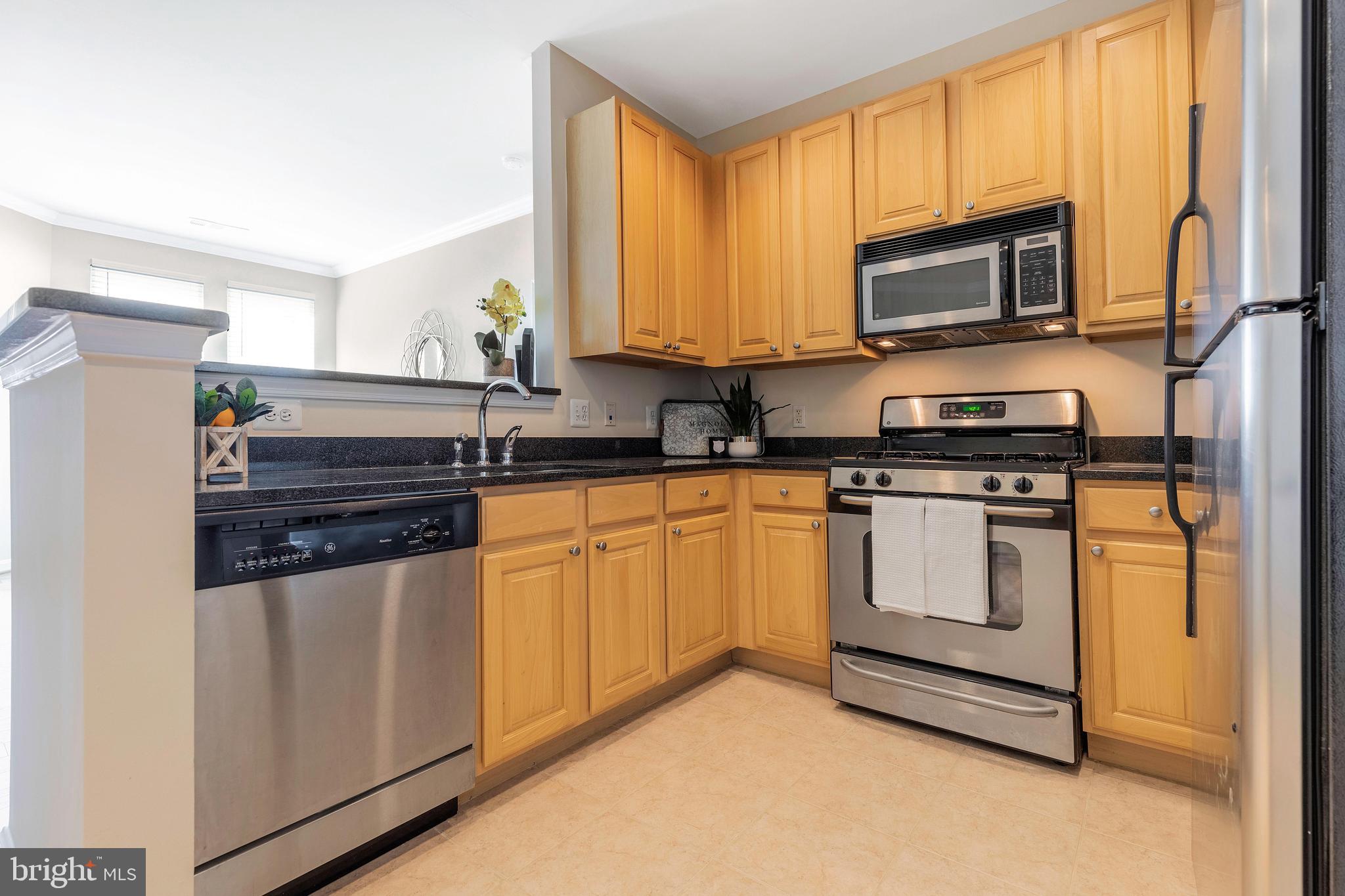 THE GROVE AT ARLINGTON - Residential Lease