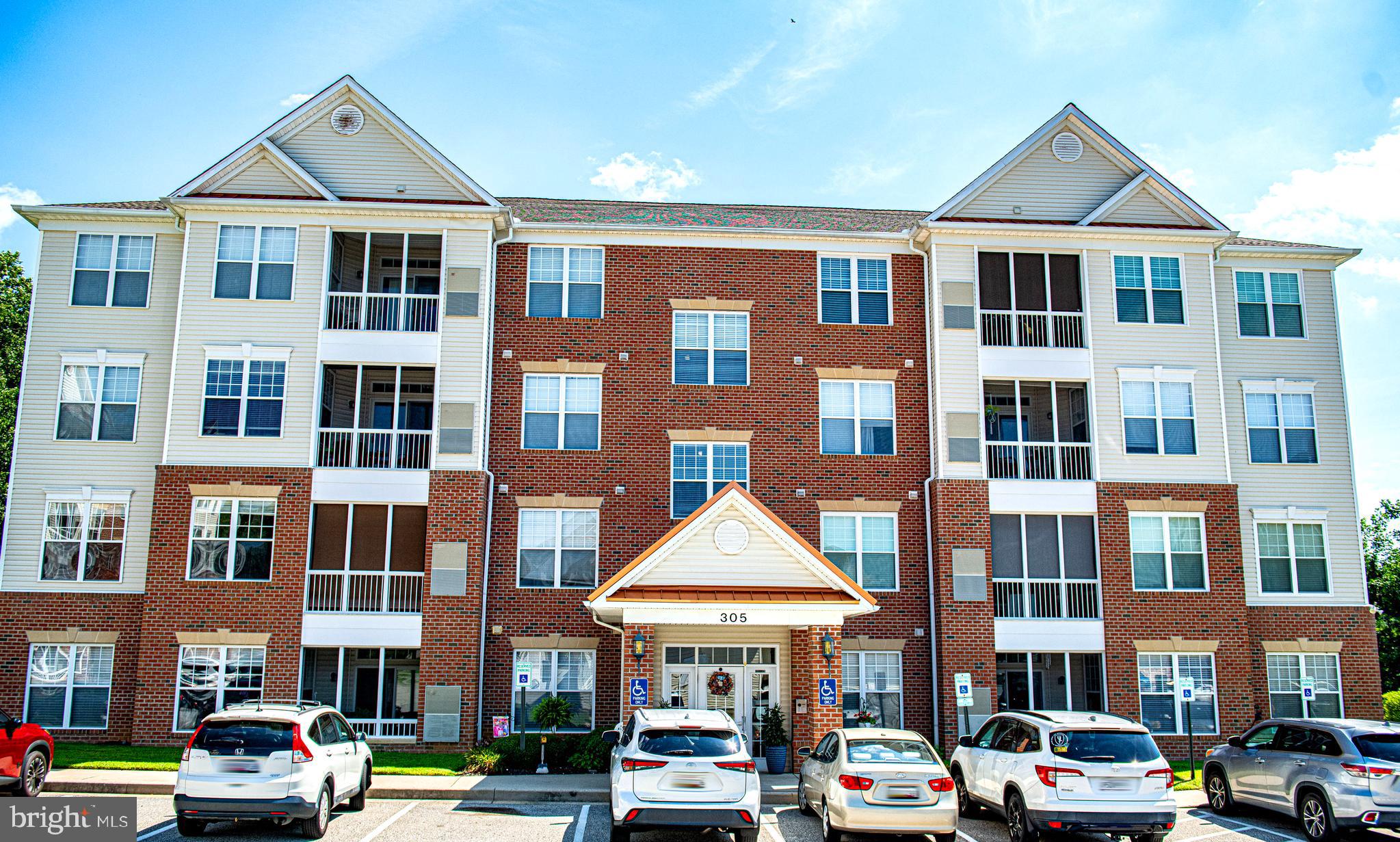 305 TIREE COURT 403