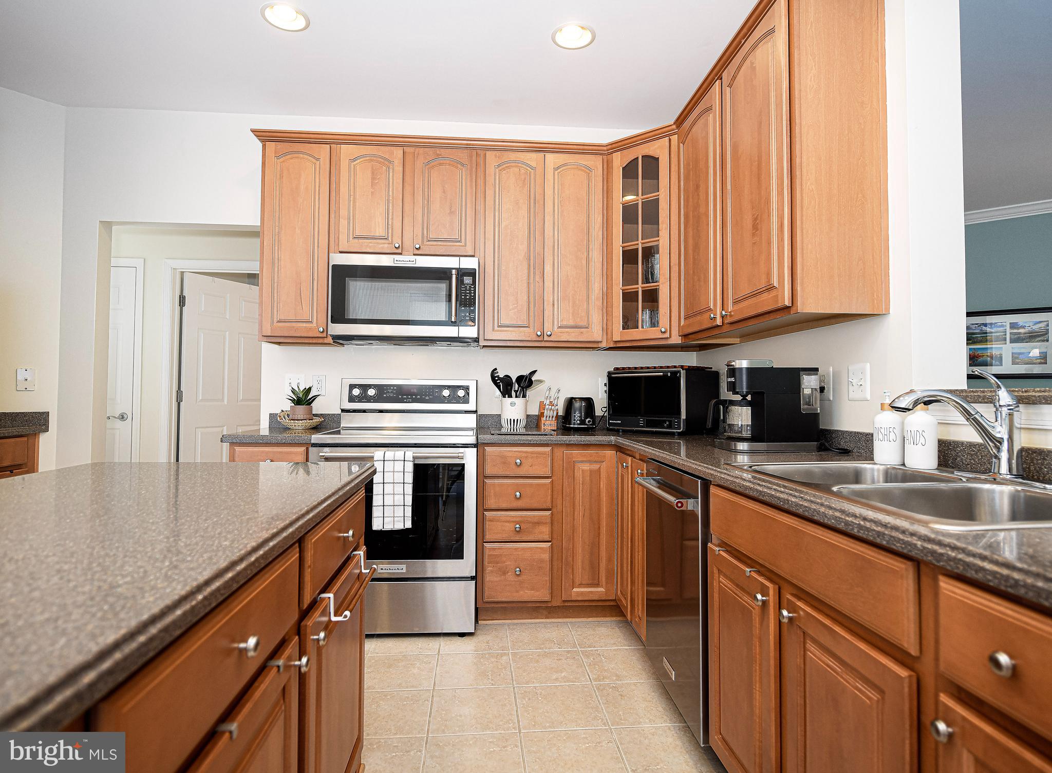 305 TIREE COURT 403