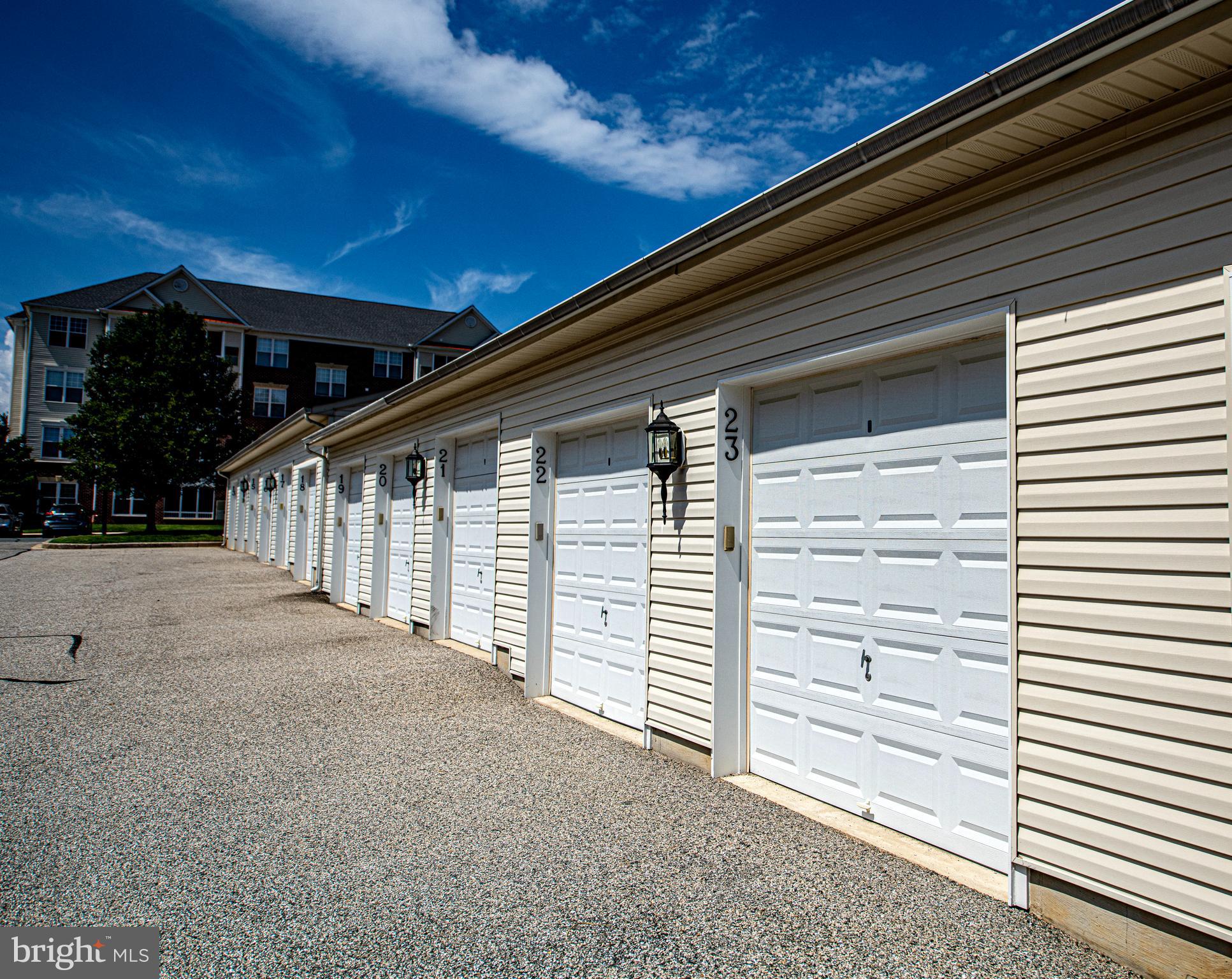 305 TIREE COURT 403