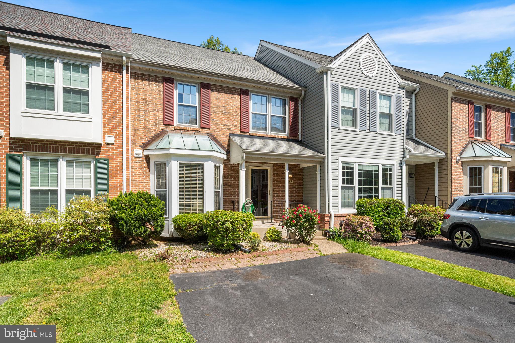 7403 RIDGE OAK COURT