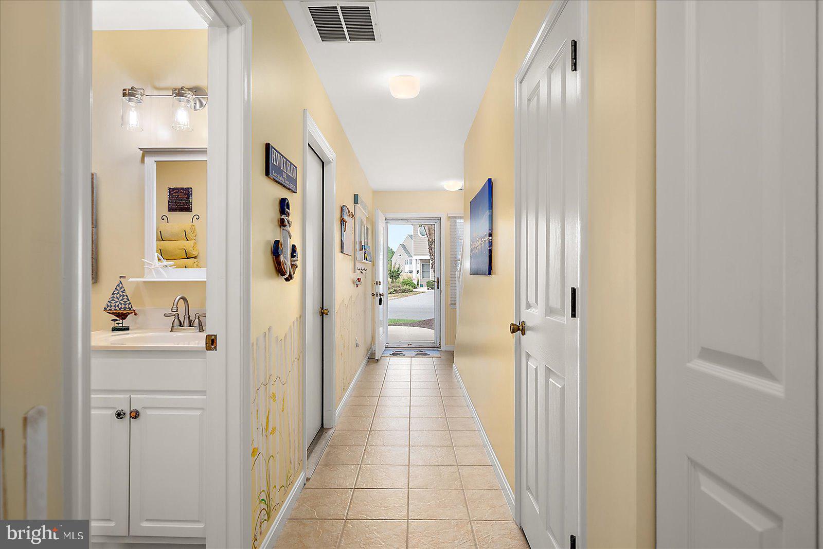 BAYVILLE SHORES - Residential