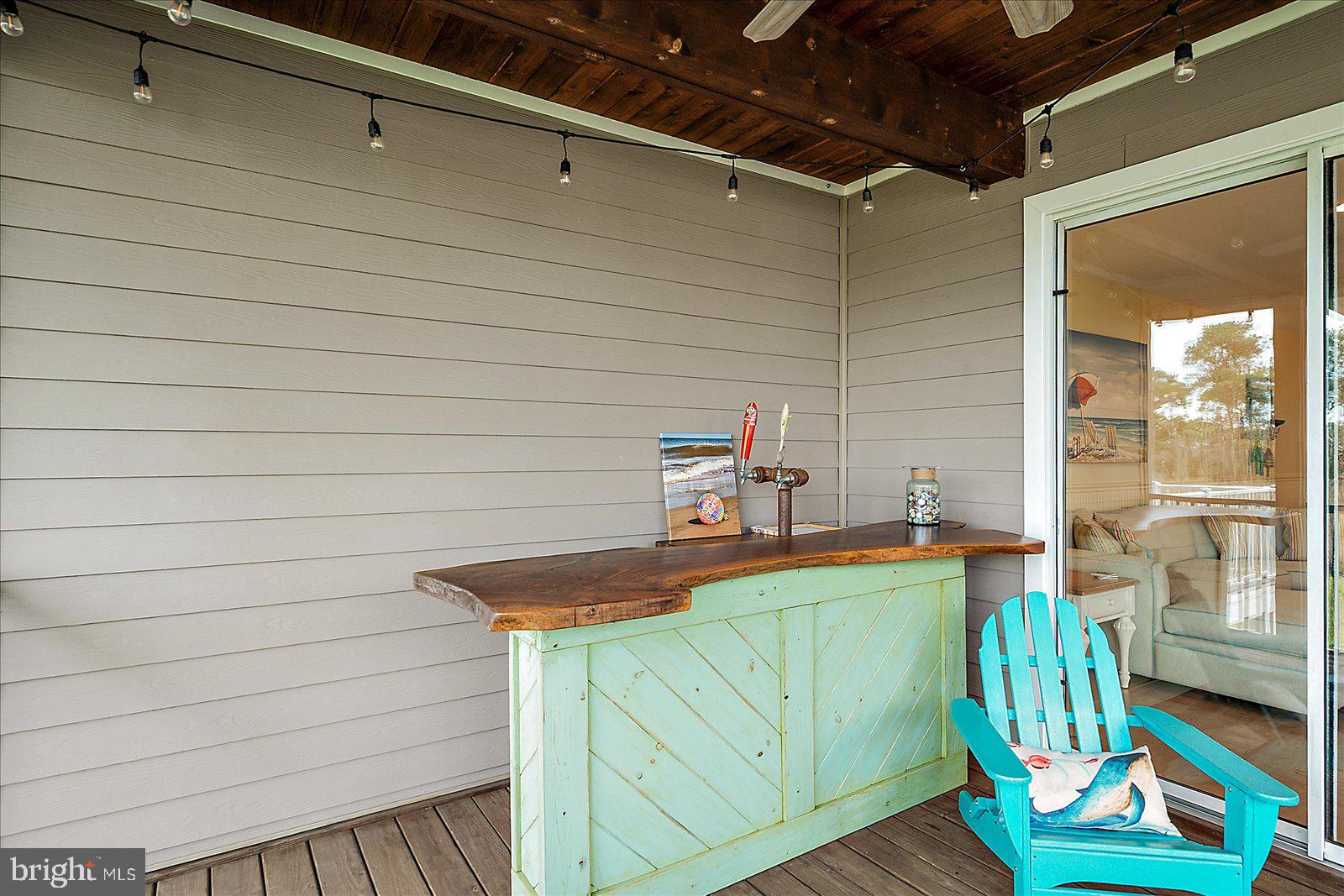 BAYVILLE SHORES - Residential