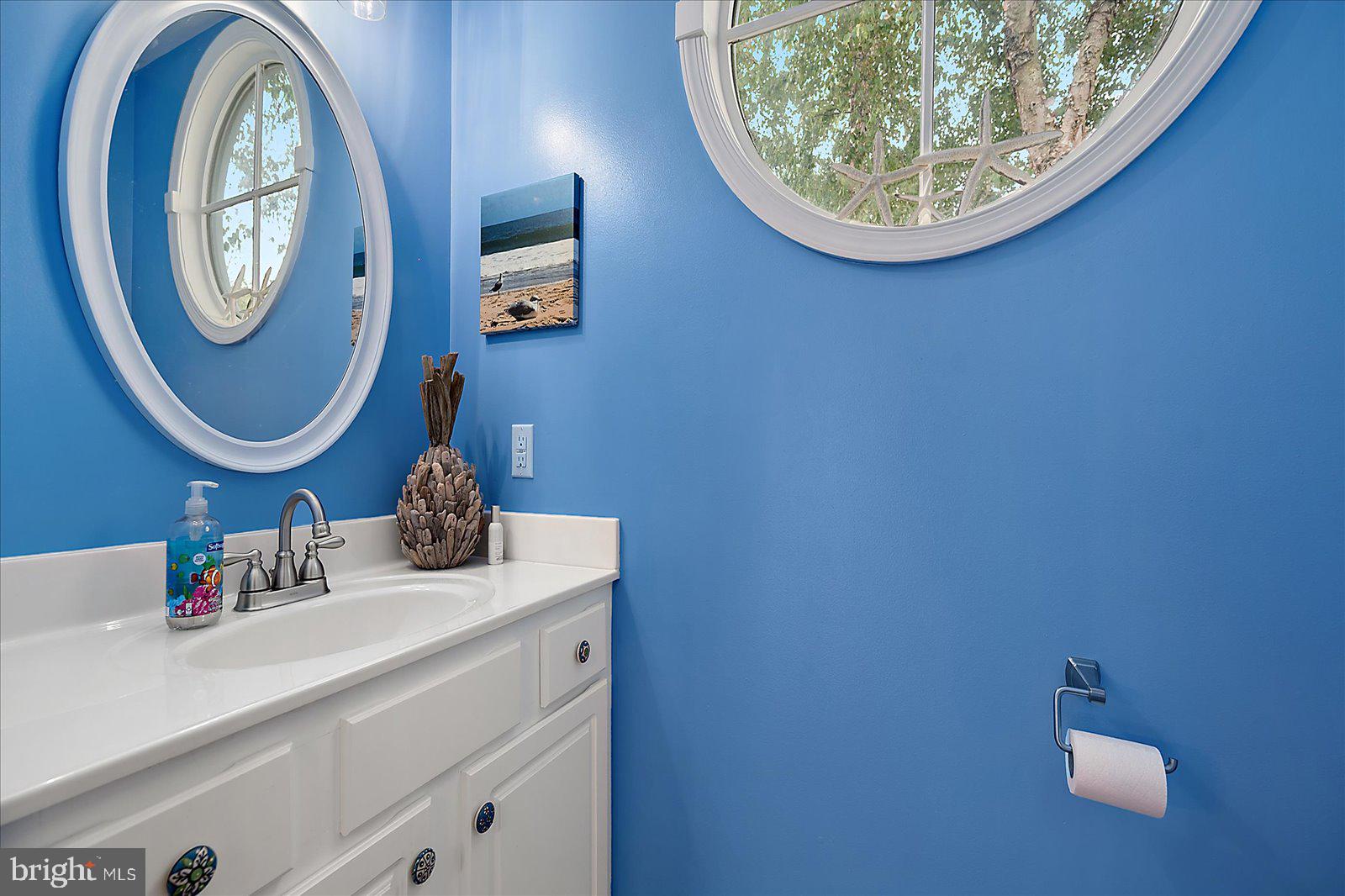 BAYVILLE SHORES - Residential