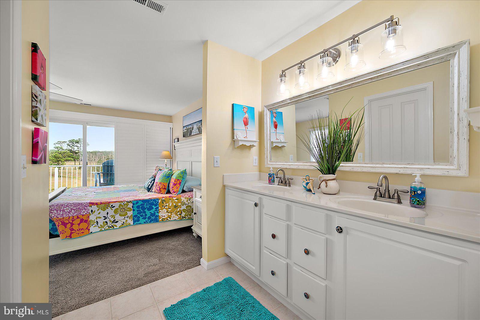 BAYVILLE SHORES - Residential