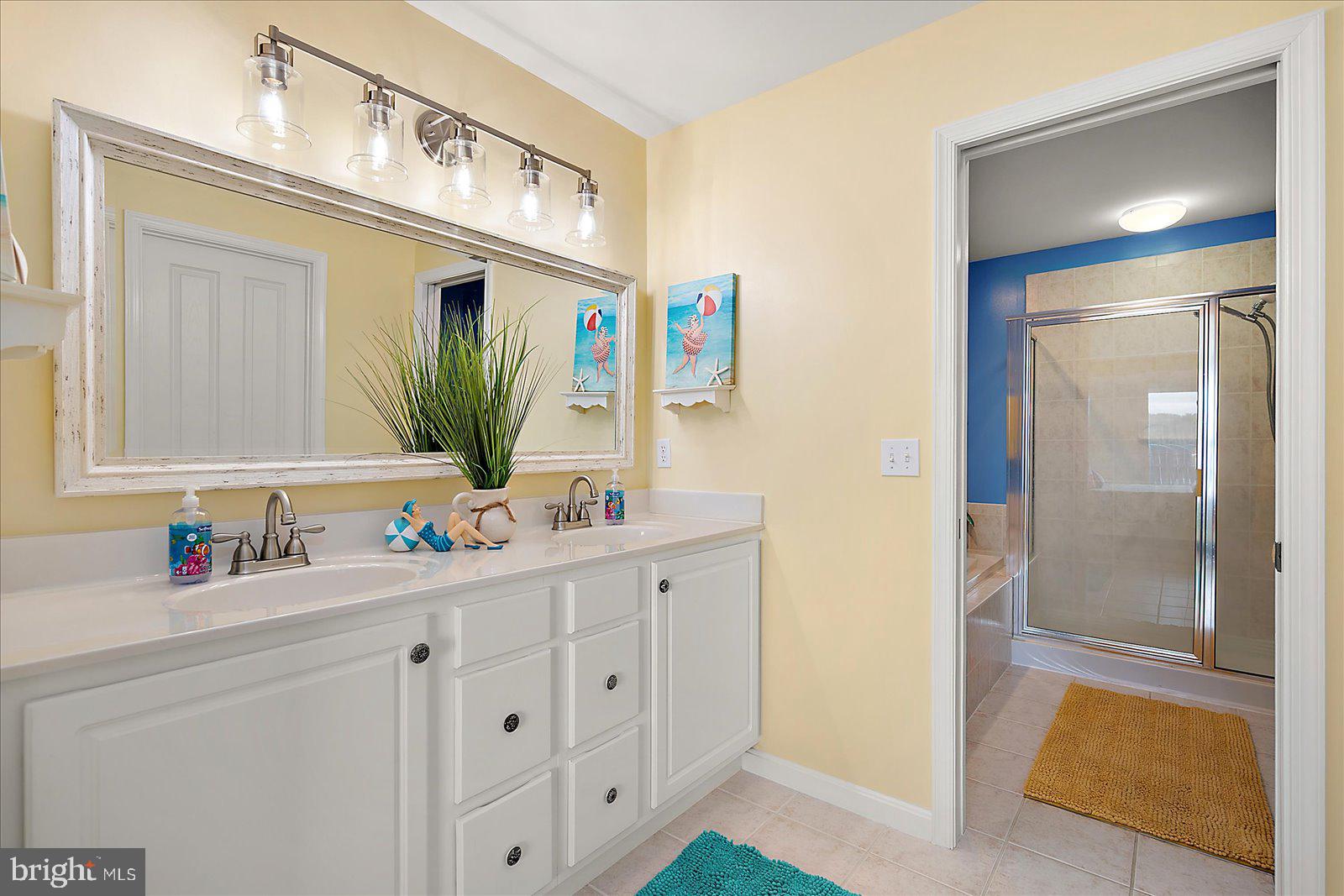 BAYVILLE SHORES - Residential