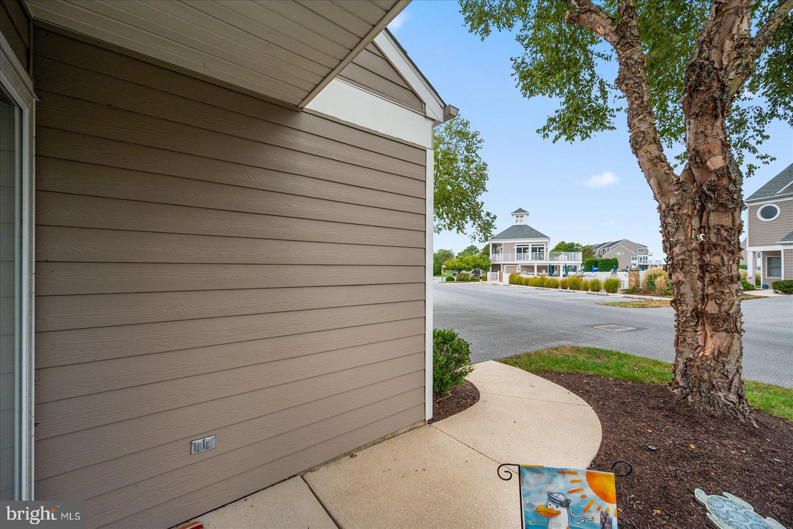 BAYVILLE SHORES - Residential