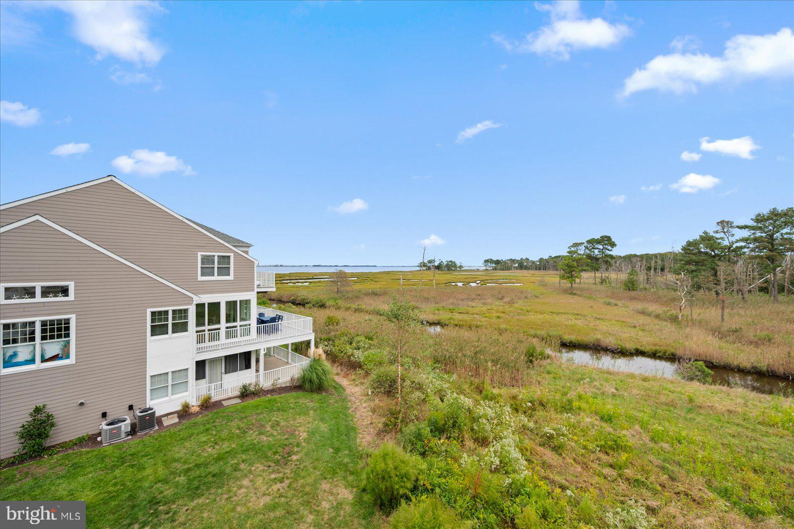 BAYVILLE SHORES - Residential