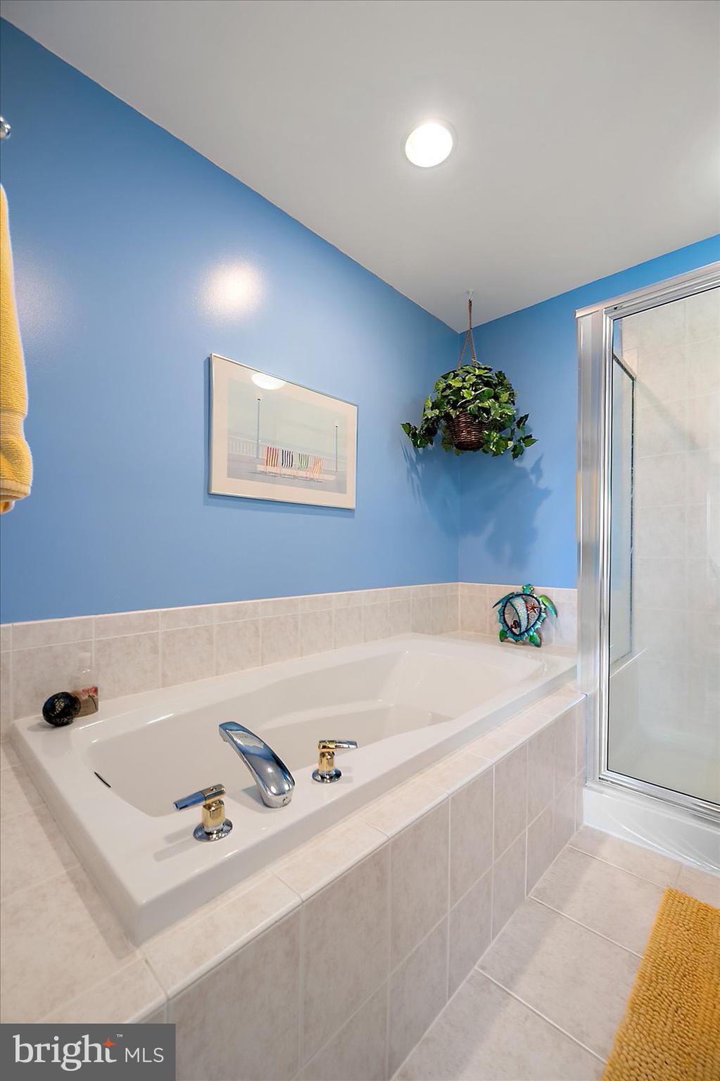 BAYVILLE SHORES - Residential