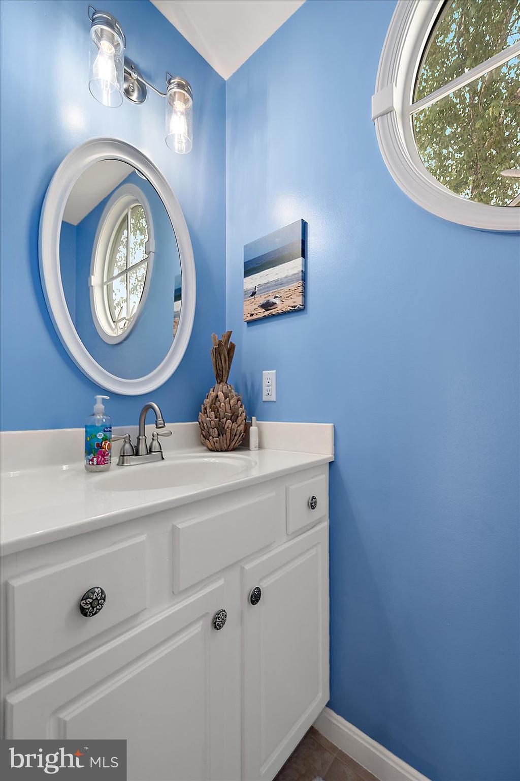 BAYVILLE SHORES - Residential