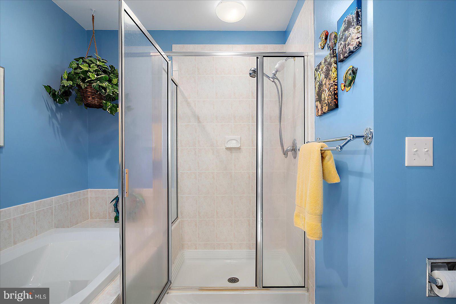 BAYVILLE SHORES - Residential