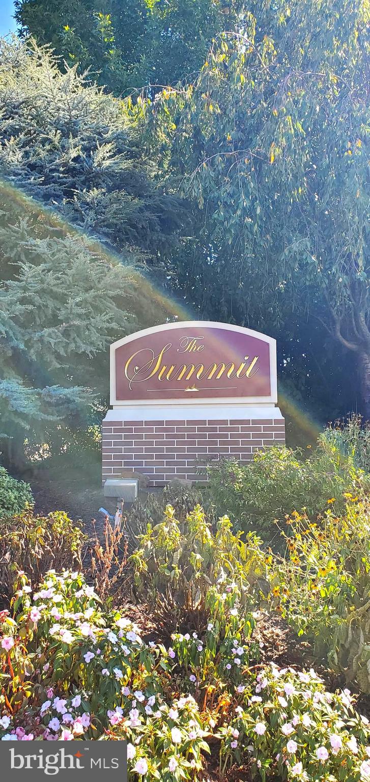 HILLTOP SUMMIT - Residential