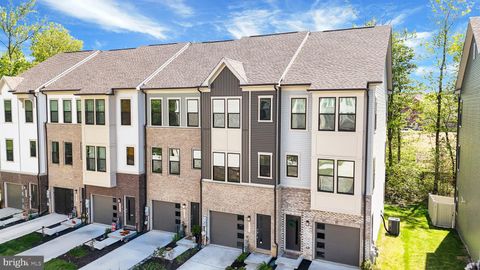 Photo of 3413 Heron Glen Way, LAUREL, MD 20724 (MLS # MDAA2138610)