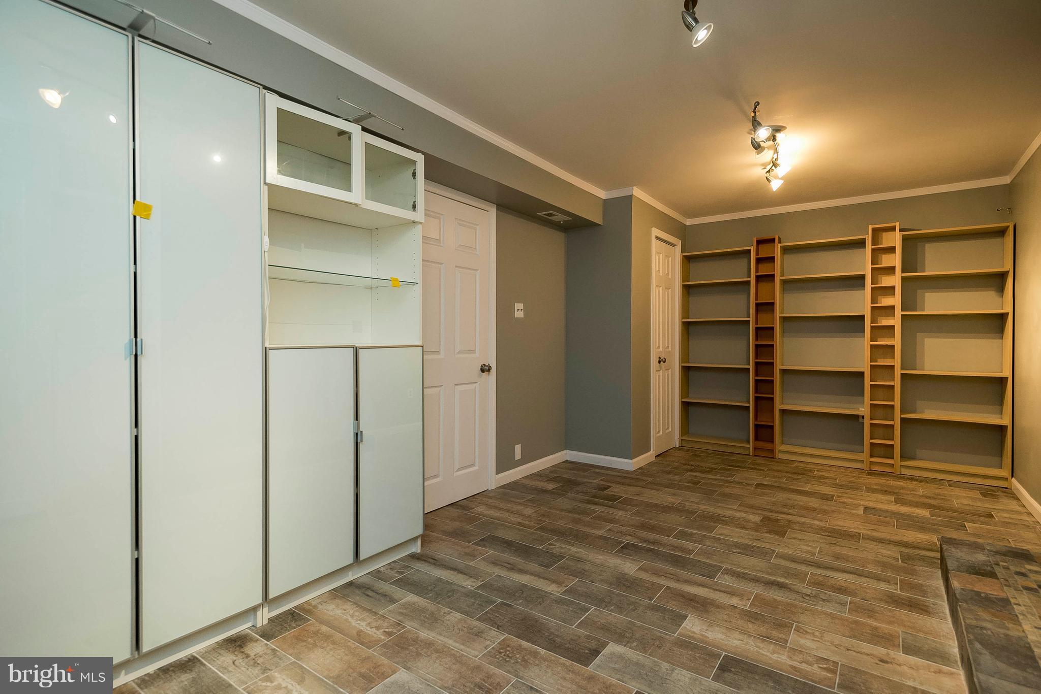 COURTS OF CHANDON - Residential