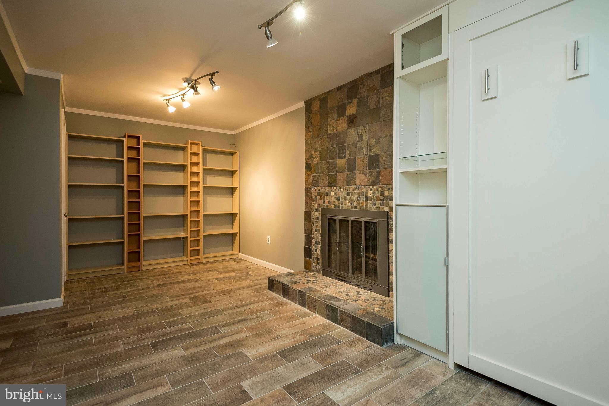 COURTS OF CHANDON - Residential