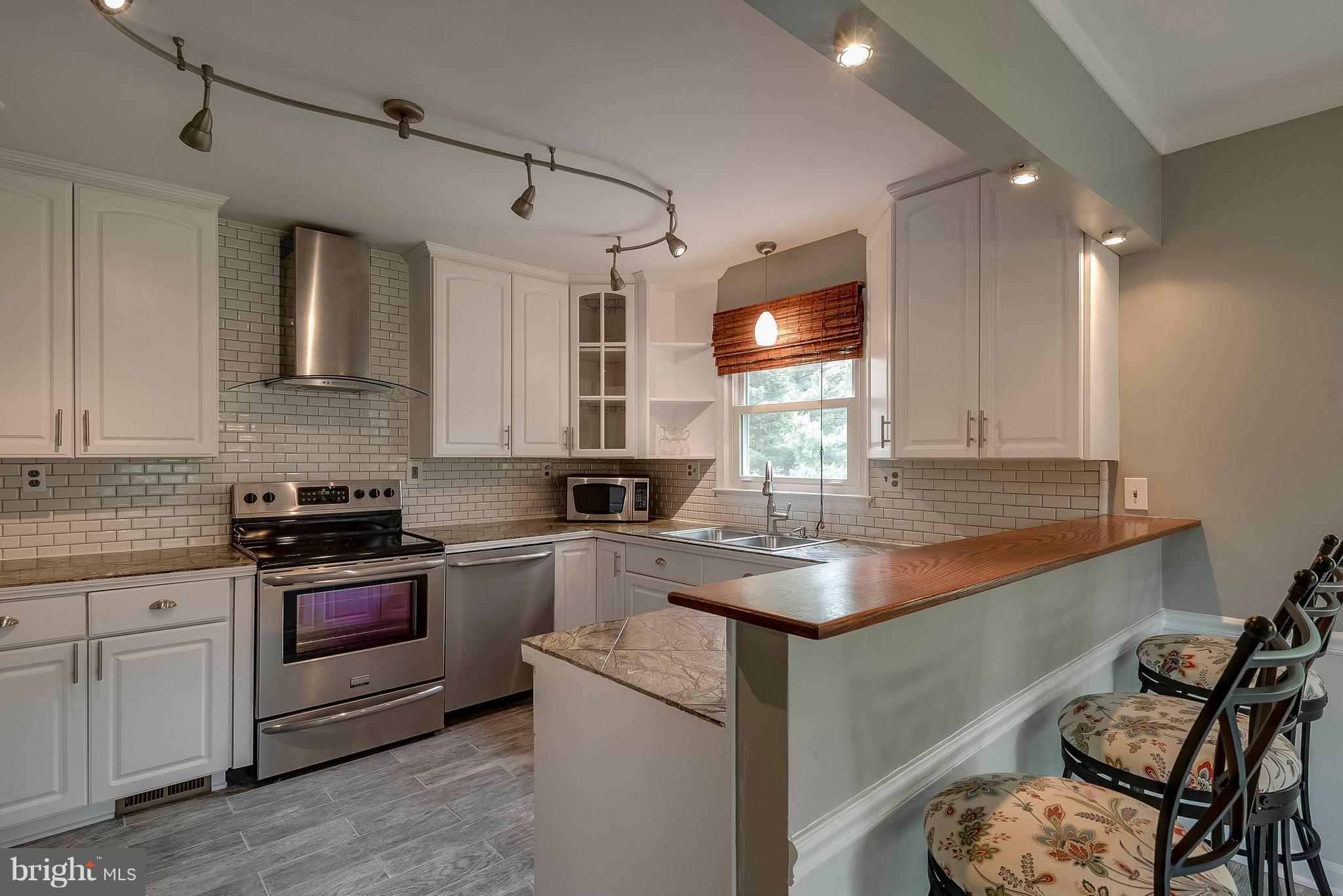 COURTS OF CHANDON - Residential