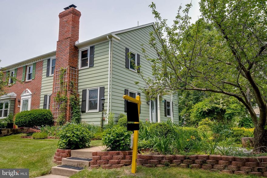 Spacious 3-level, end unit Herndon townhouse! Gorgeous kitchen with SS appliances & granite counters! Updated bathrooms! Cozy fireplace on main & lower level! Finished basement with bonus office space! Basement walkout to fully fenced yard with patio and shed! Walking distance to future Herndon Silver Line metro stop. Close to Herndon amenities & commuter routes.