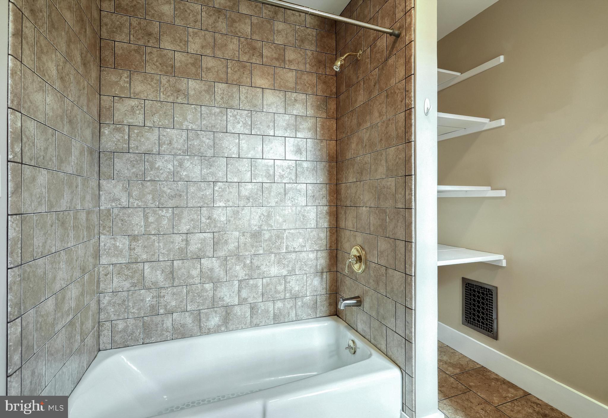 THE AVENUES - Residential