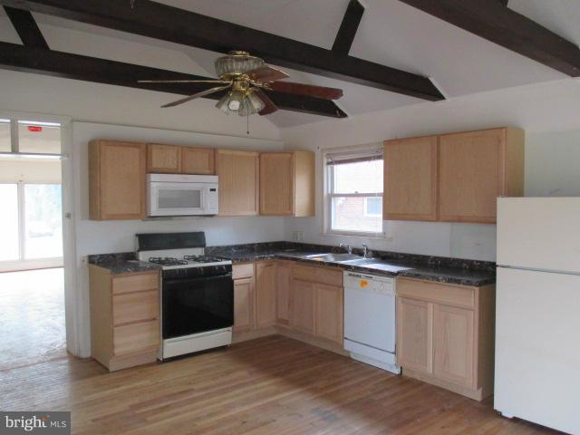 LANDOVER KNOLLS - Residential