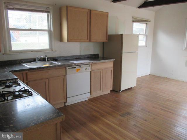 LANDOVER KNOLLS - Residential