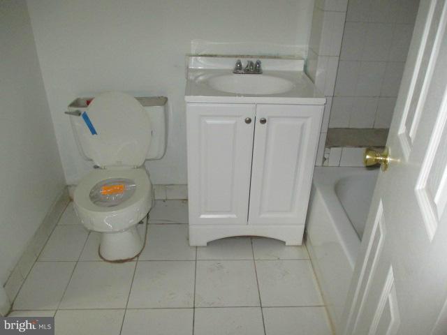 LANDOVER KNOLLS - Residential