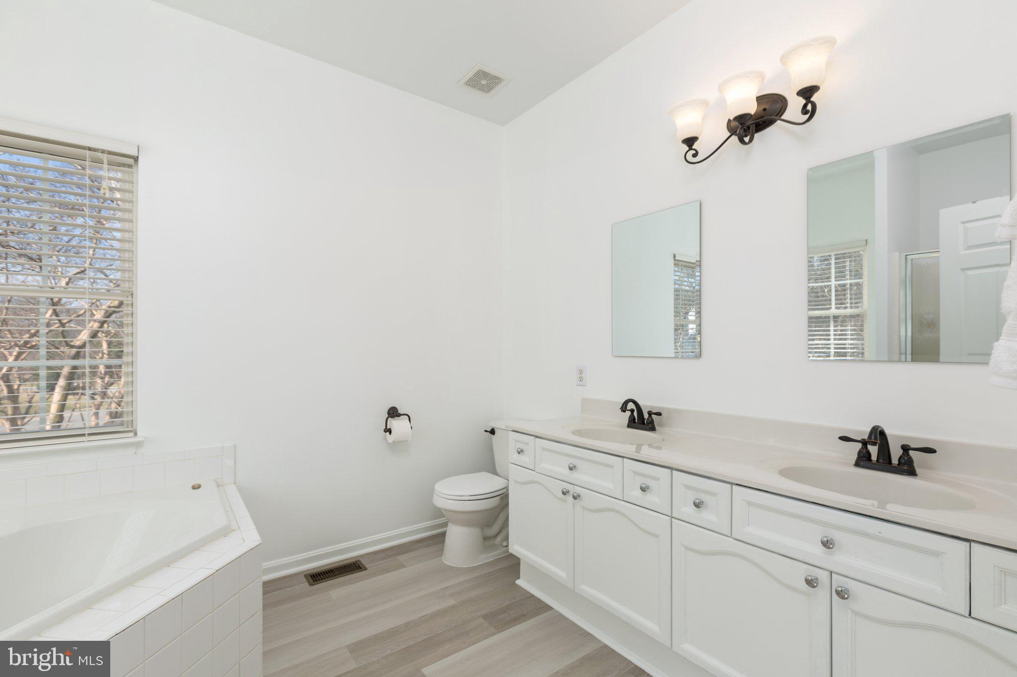 STAFFORD LAKES VILLAGE - Residential