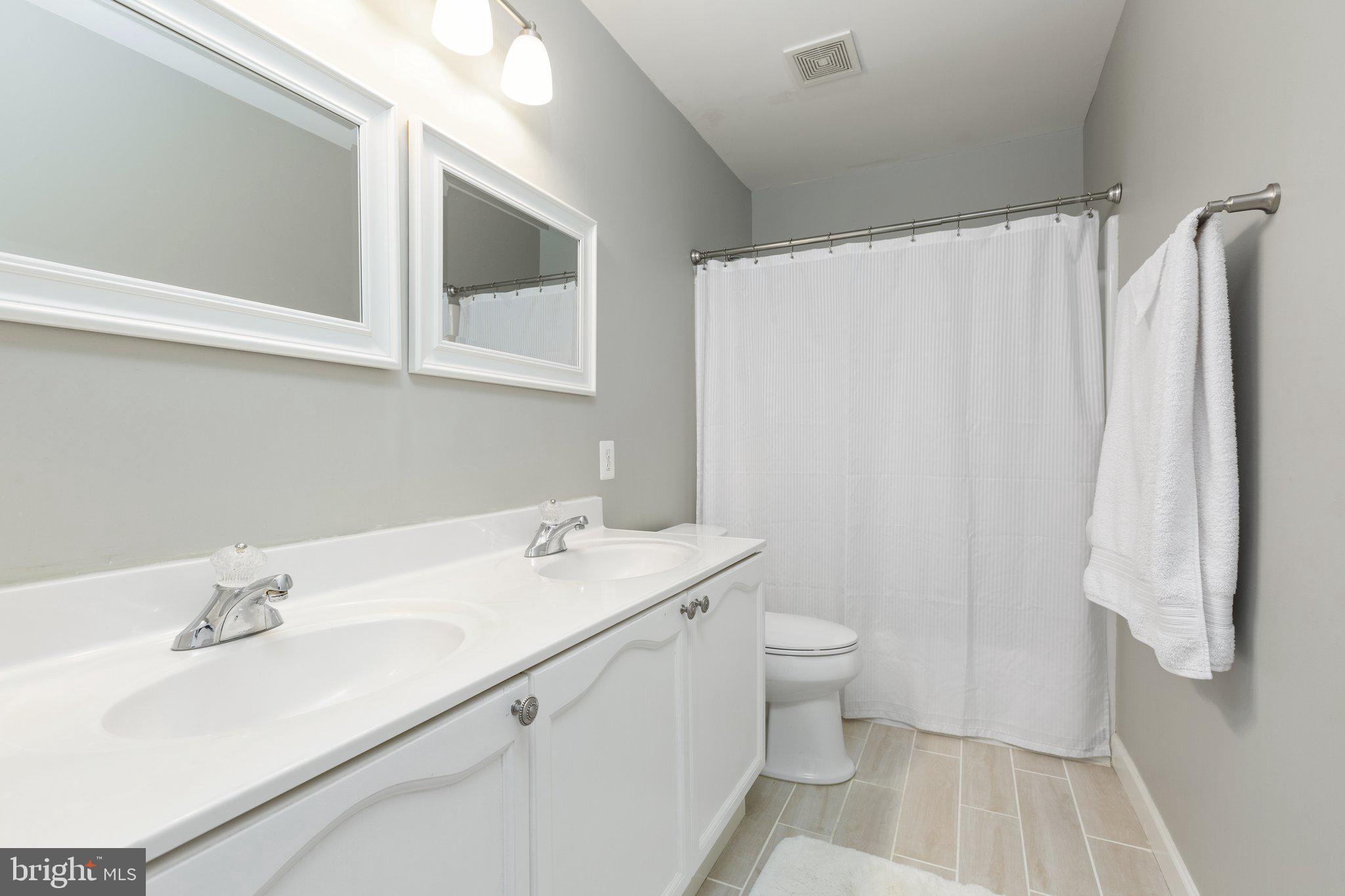 STAFFORD LAKES VILLAGE - Residential