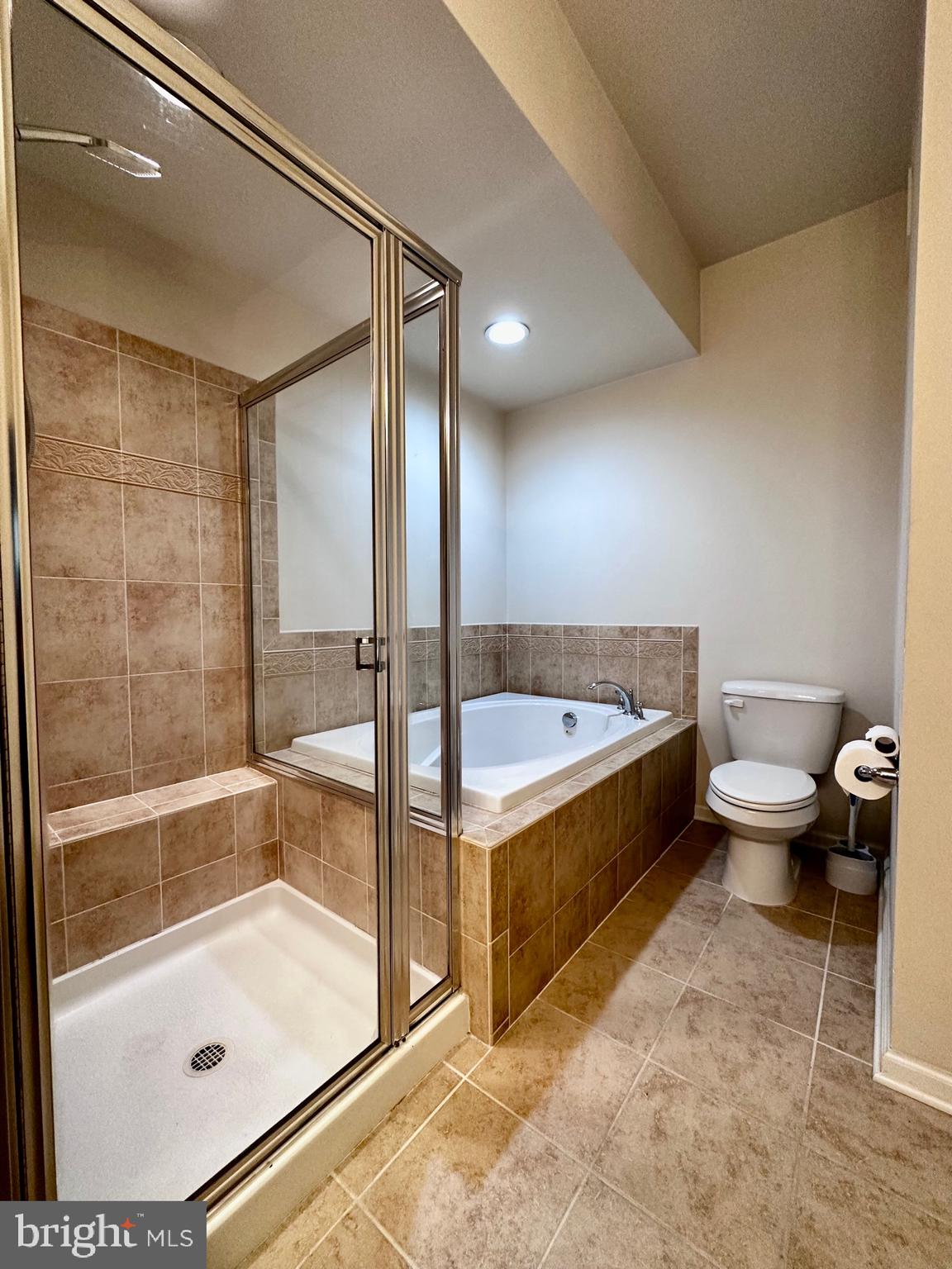 HALL STATION CONDO - Residential Lease