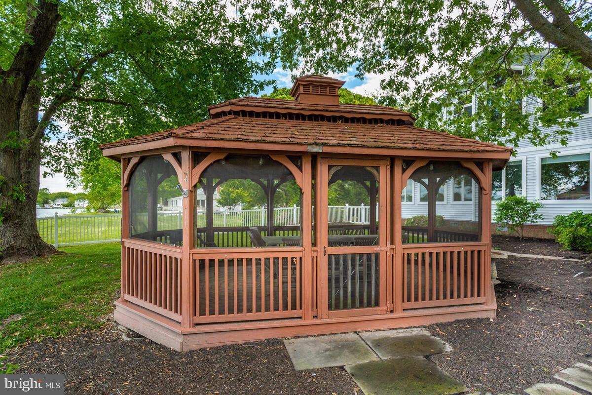 WEST RIVER - Residential