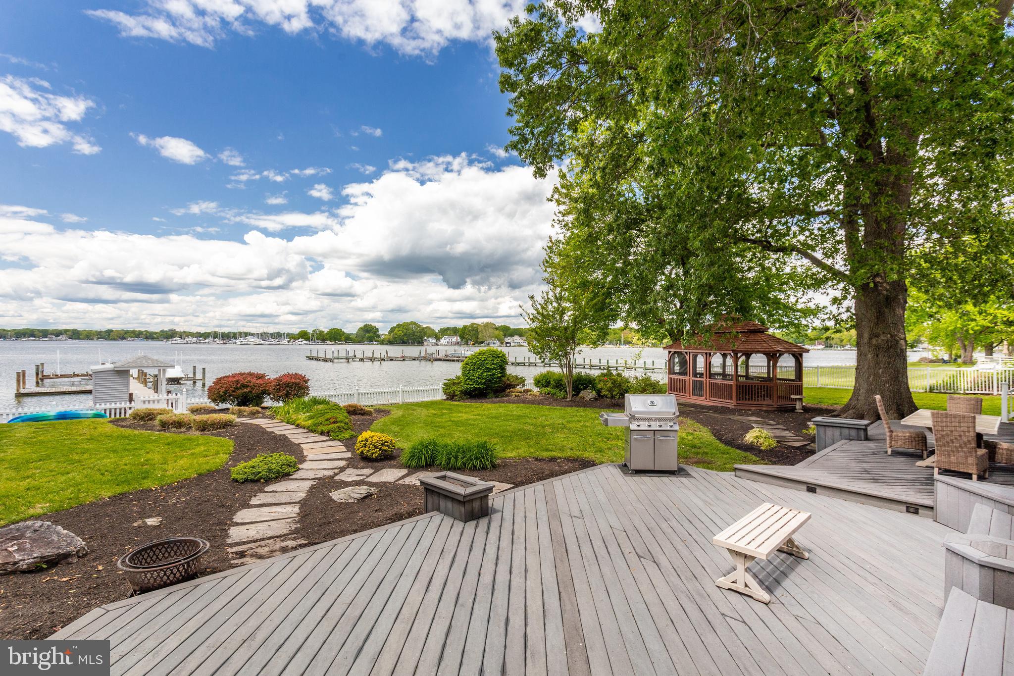 WEST RIVER - Residential