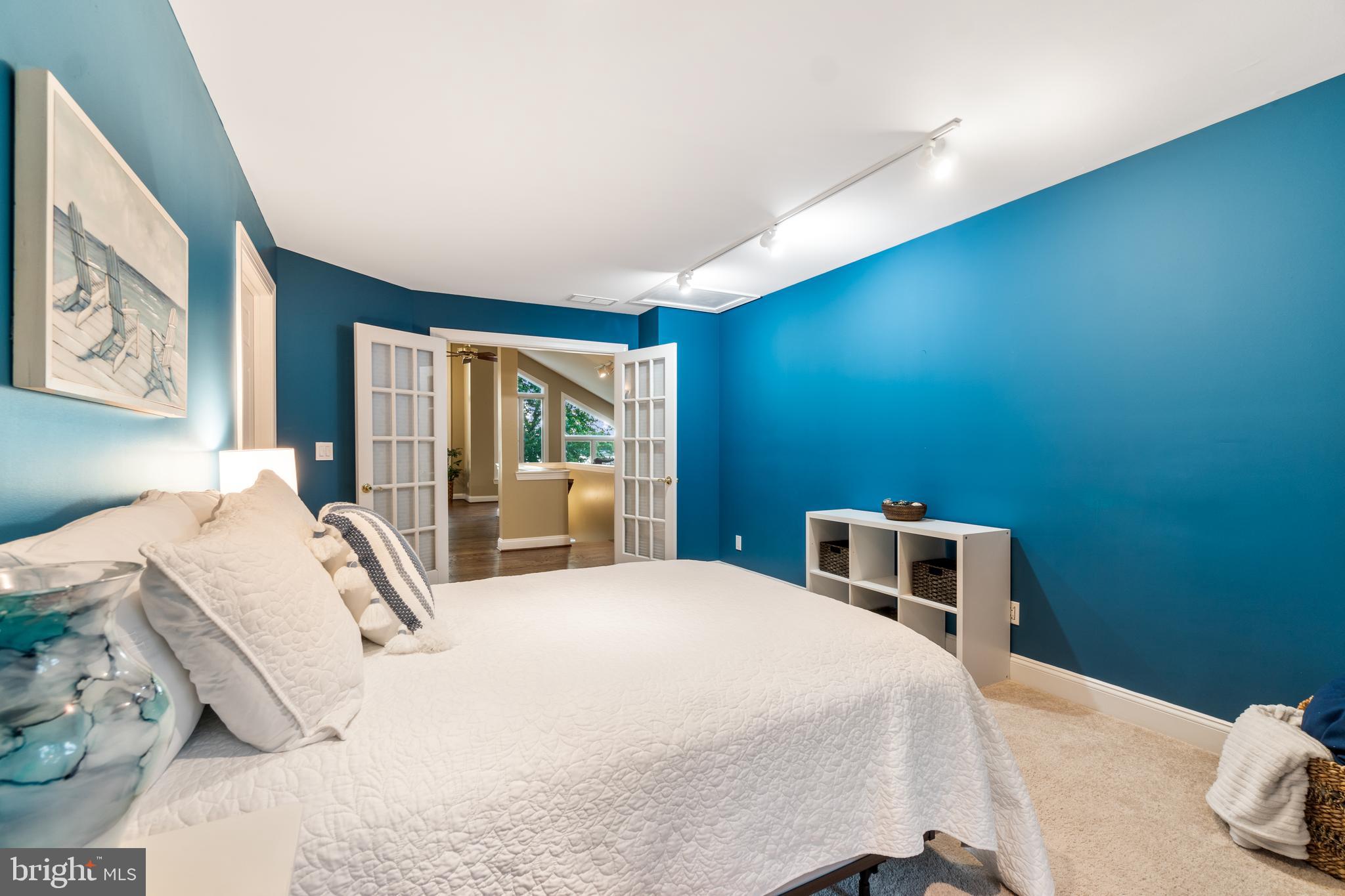 WEST RIVER - Residential