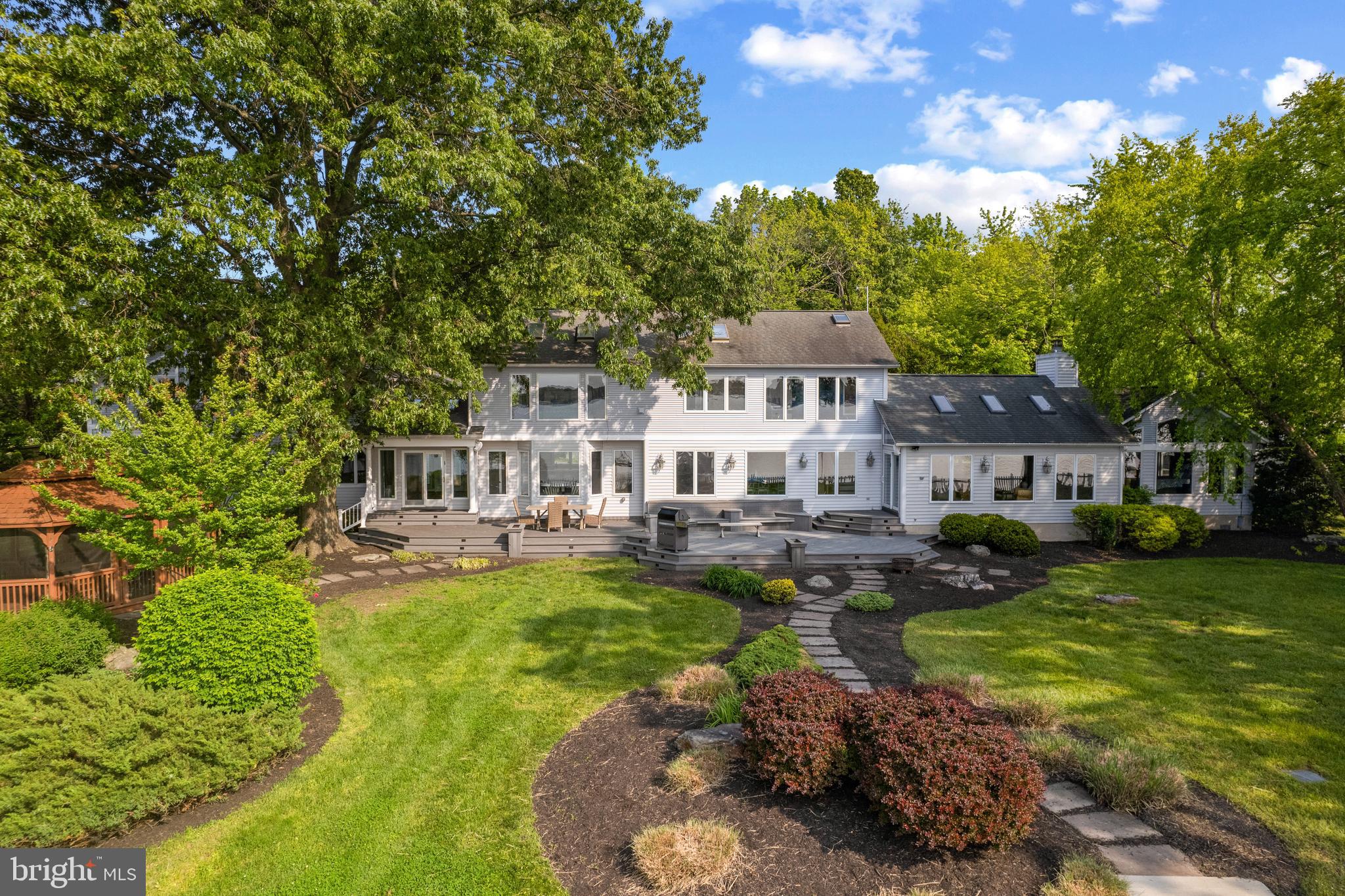 WEST RIVER - Residential