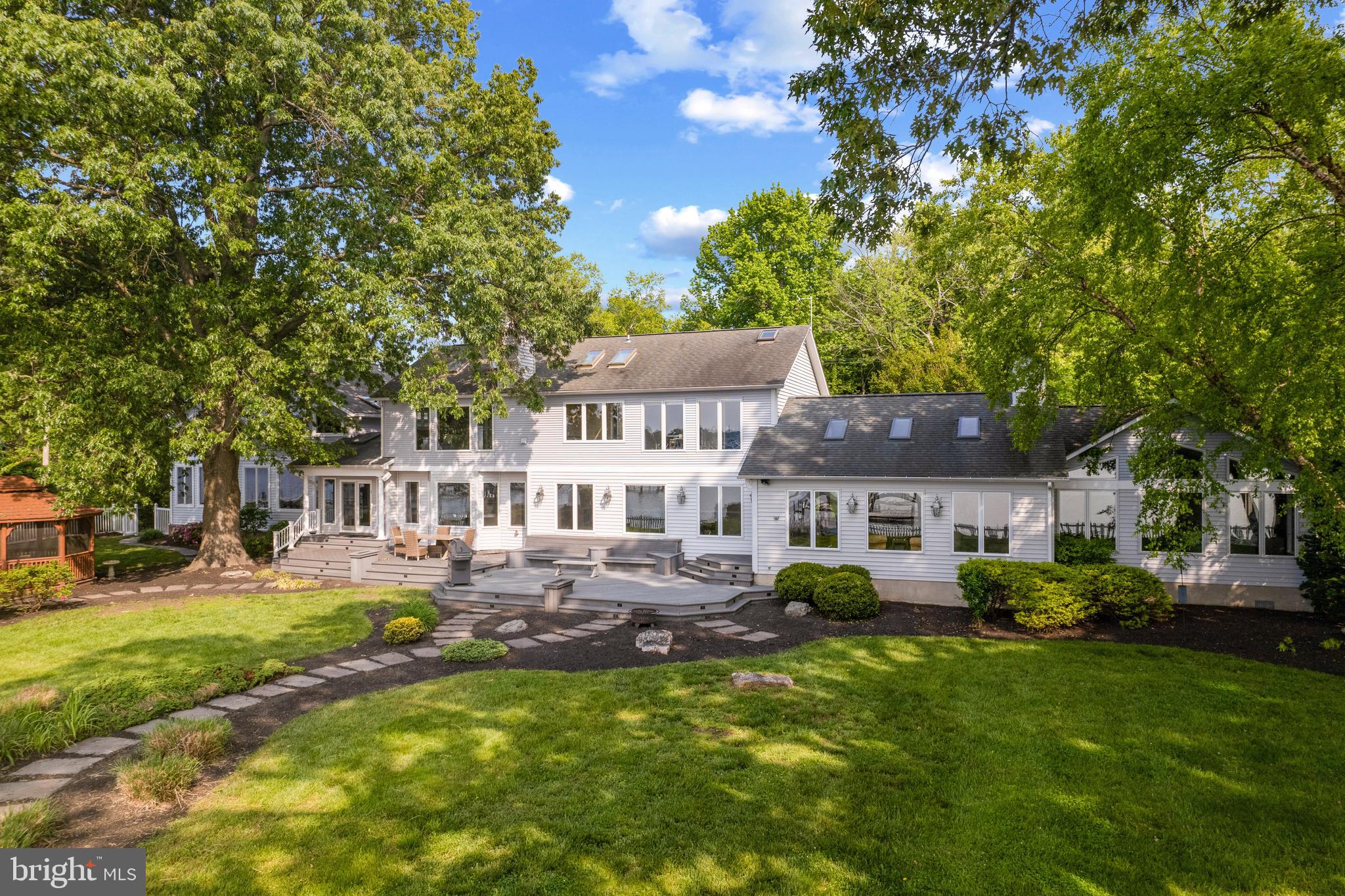 WEST RIVER - Residential