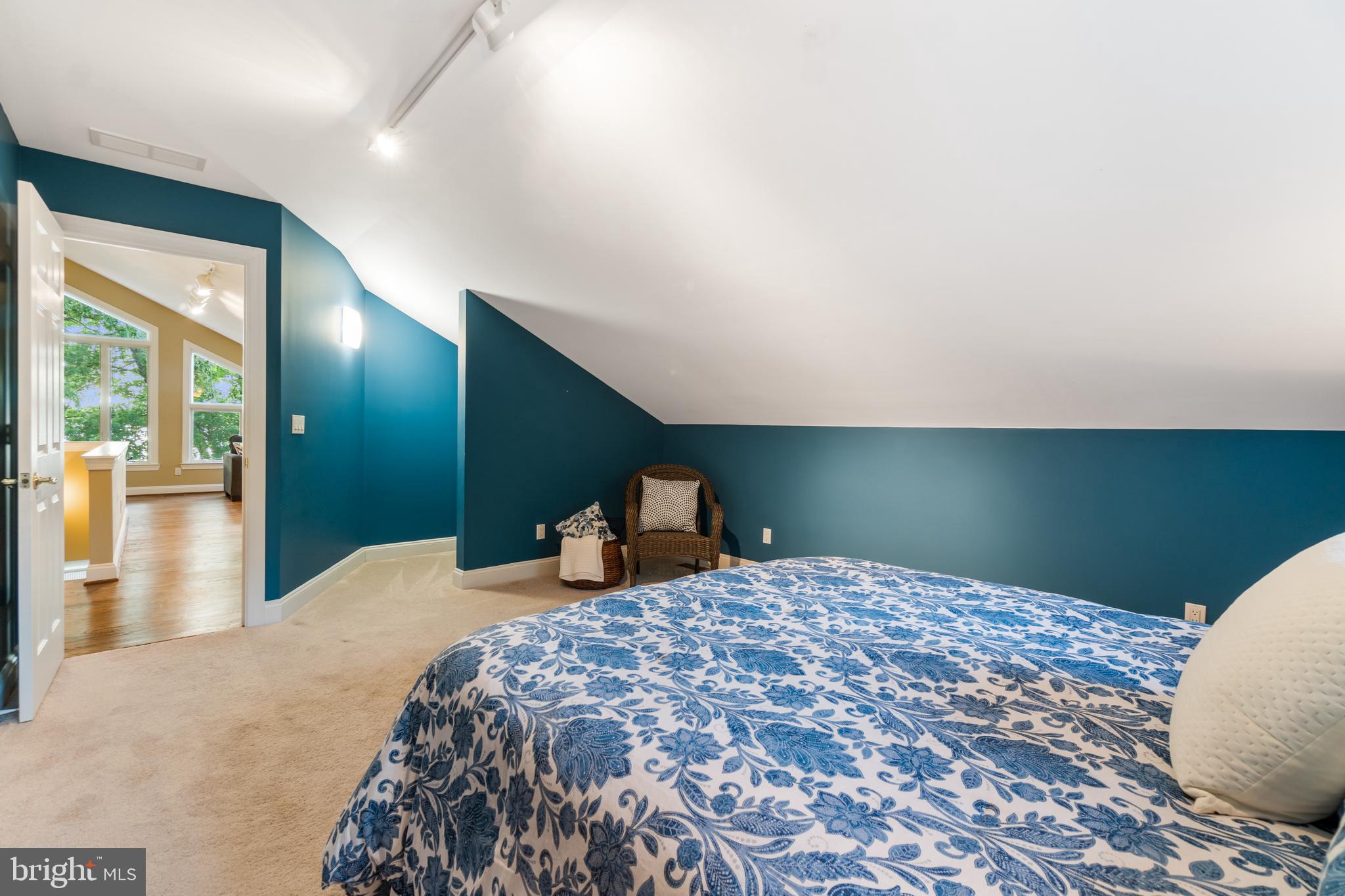 WEST RIVER - Residential