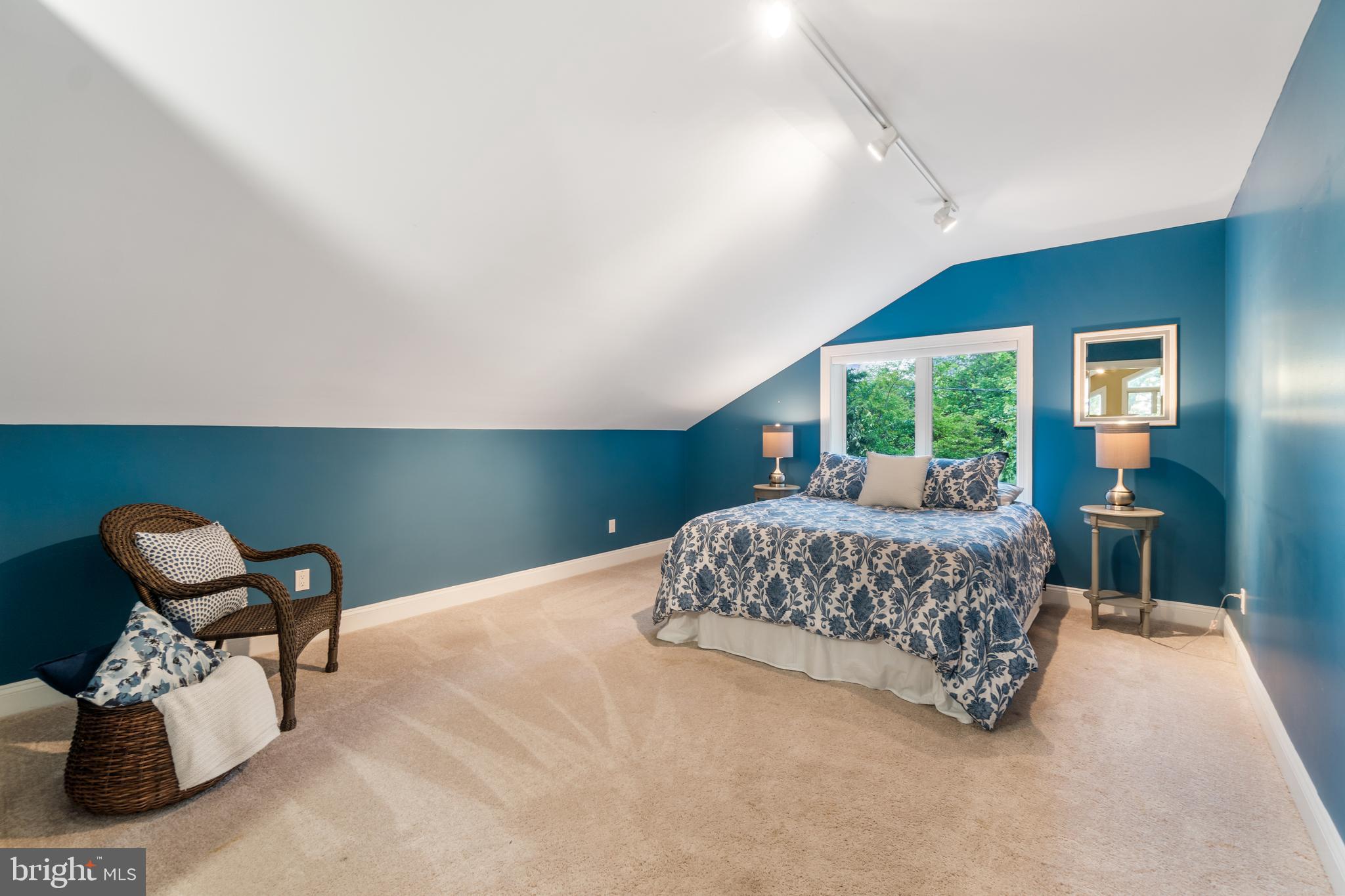 WEST RIVER - Residential