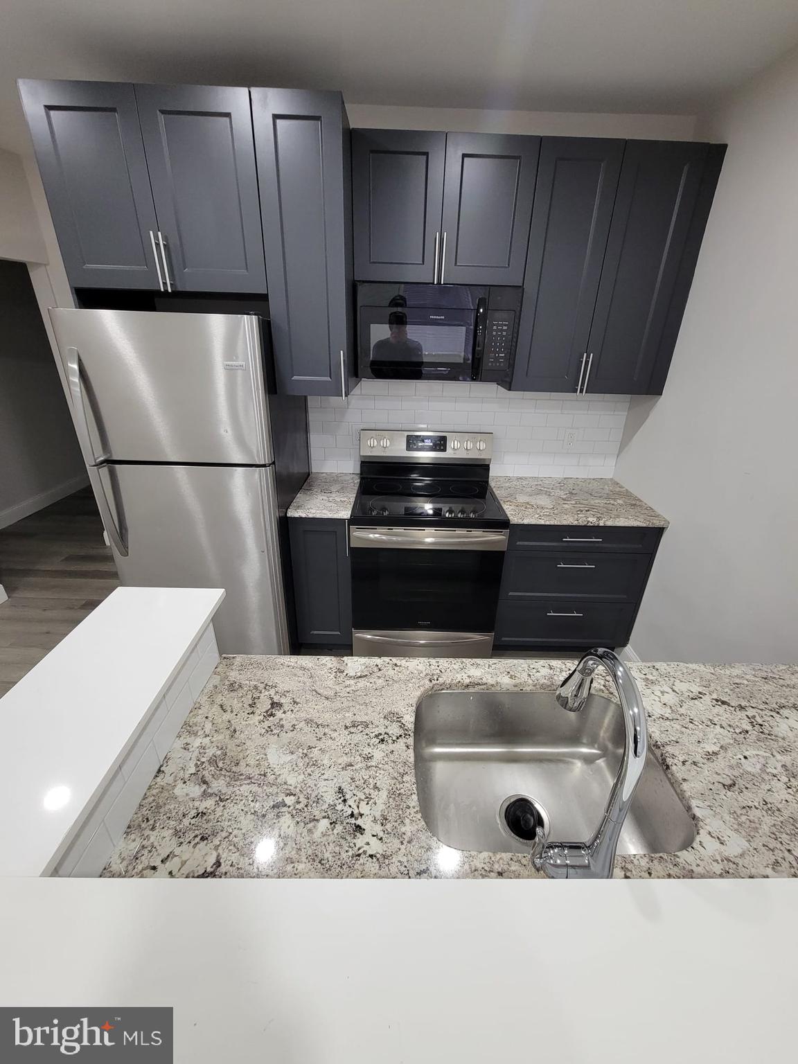 300 W KINGS HIGHWAY APT A