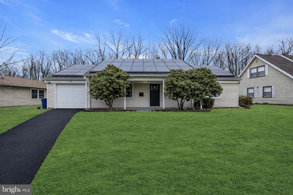 Photo of 142 Eastbrook Lane, WILLINGBORO, NJ 08046 (MLS # NJBL2103696)