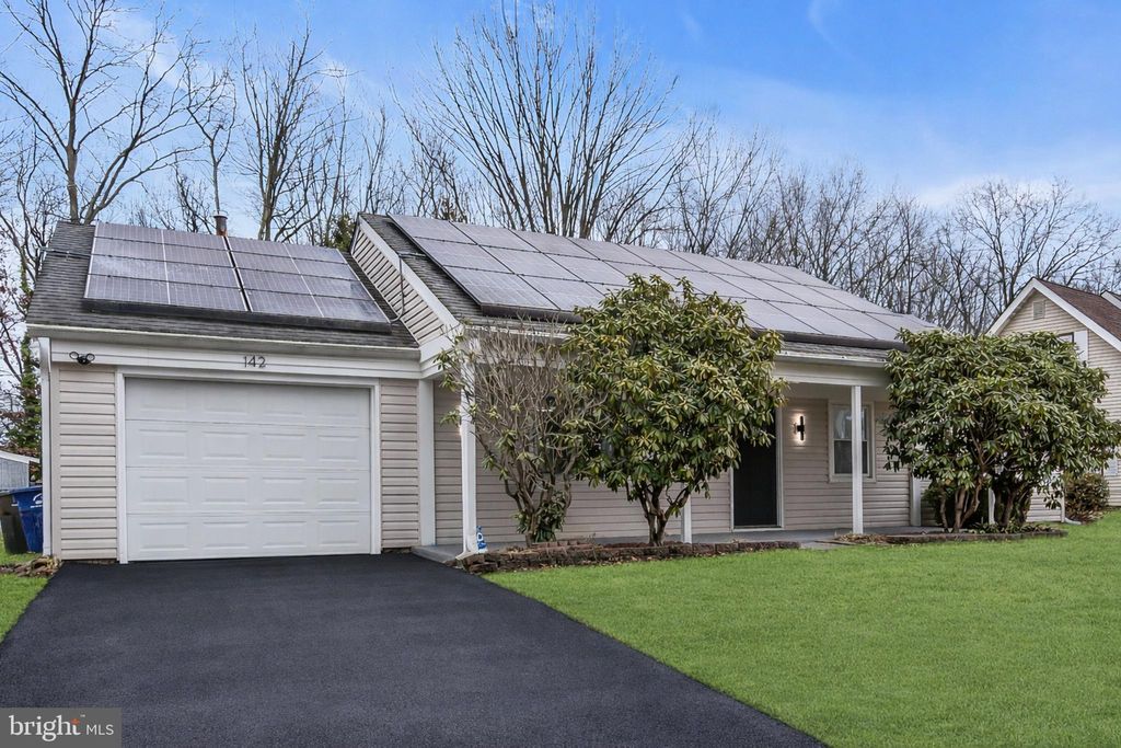 Photo of 142 Eastbrook Lane, WILLINGBORO, NJ 08046 (MLS # NJBL2103696)