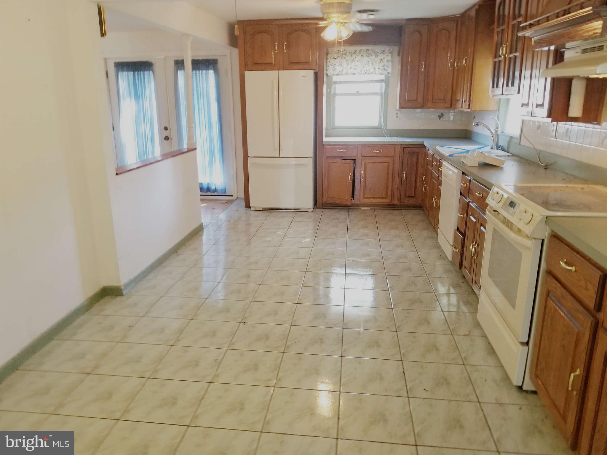 ARUNDEL GARDENS - Residential