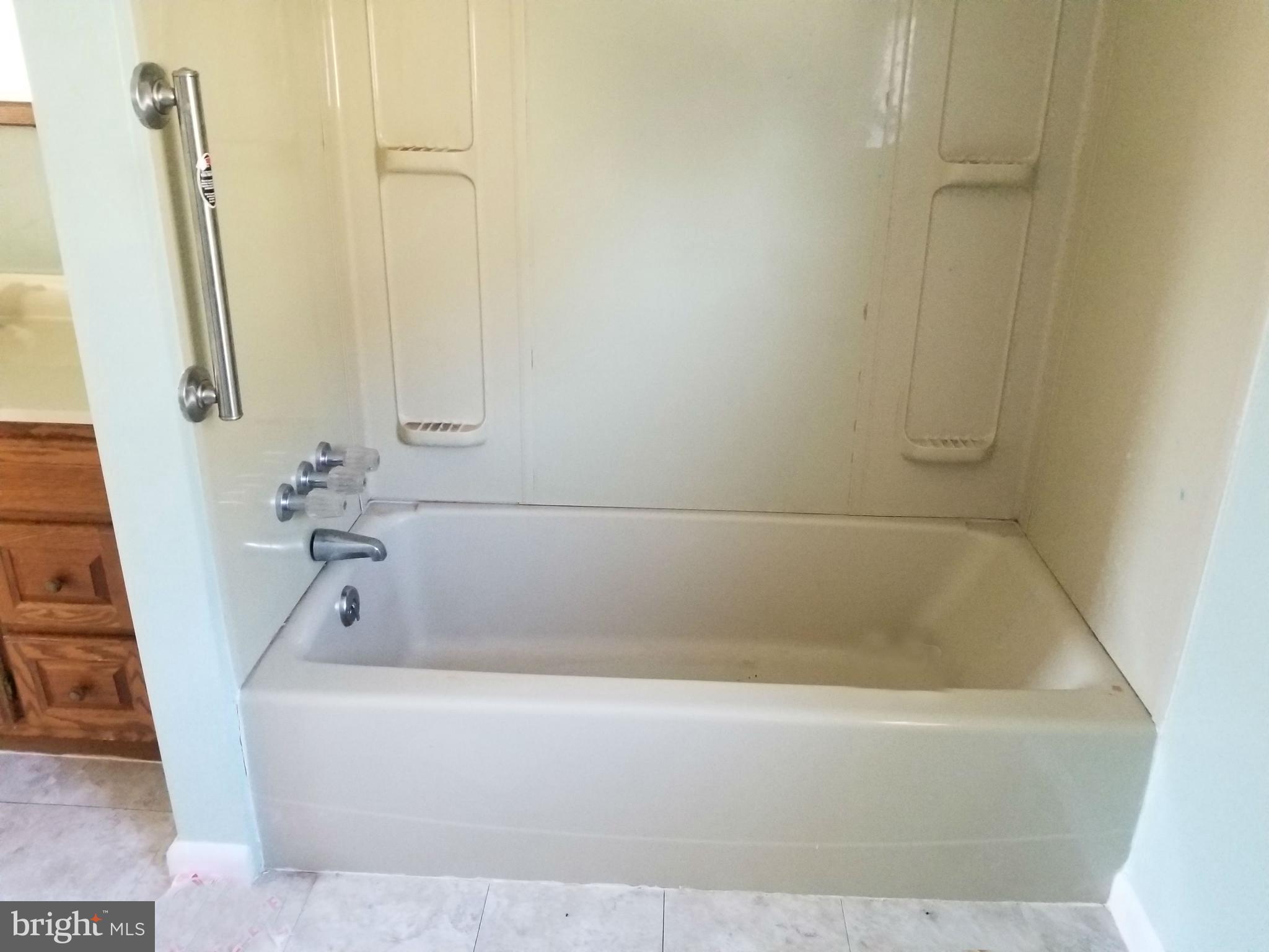 ARUNDEL GARDENS - Residential