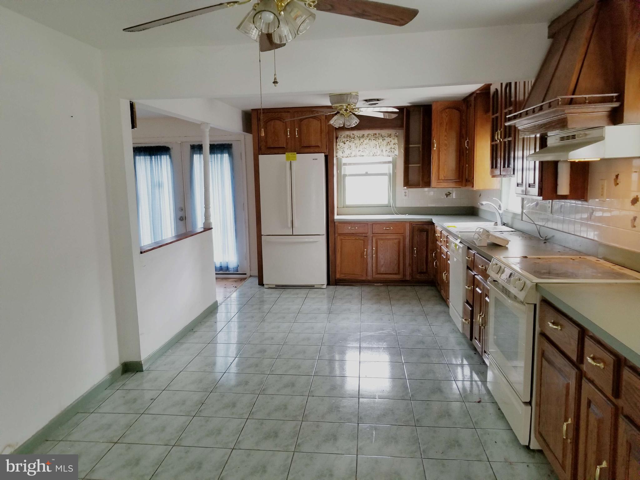 ARUNDEL GARDENS - Residential