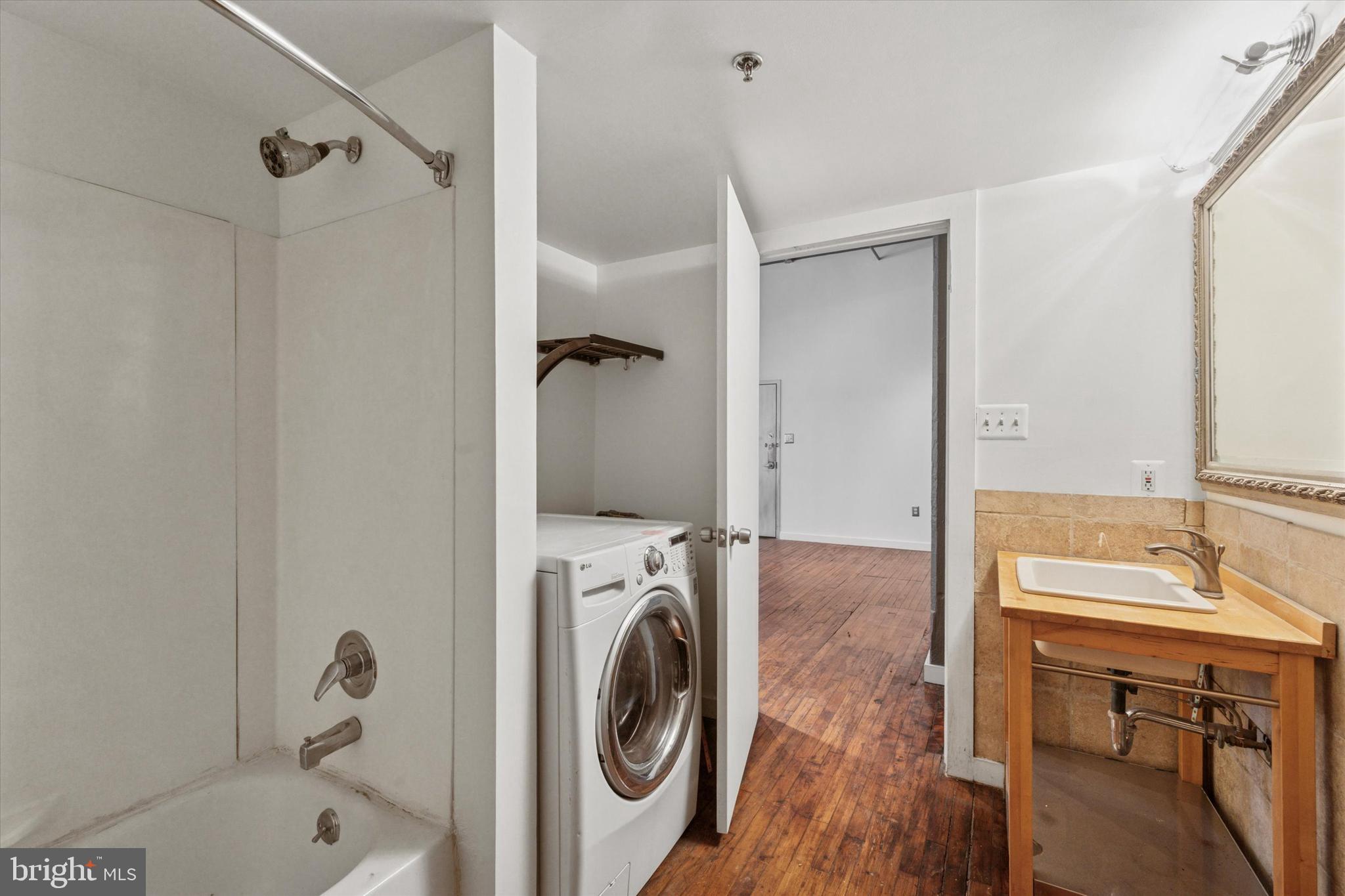 LOFT DISTRICT - Residential Lease