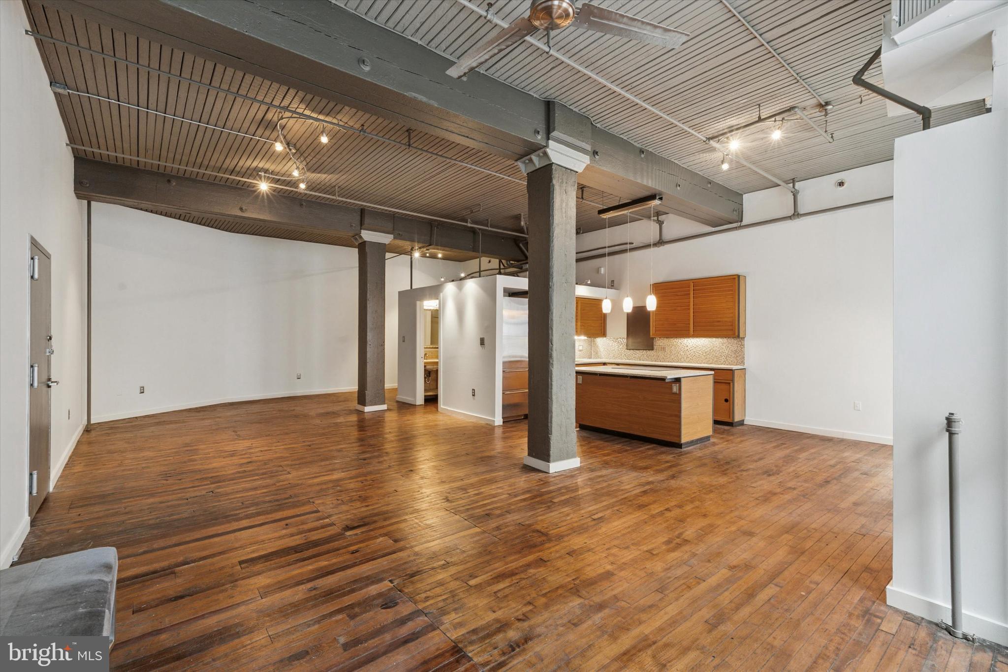 LOFT DISTRICT - Residential Lease