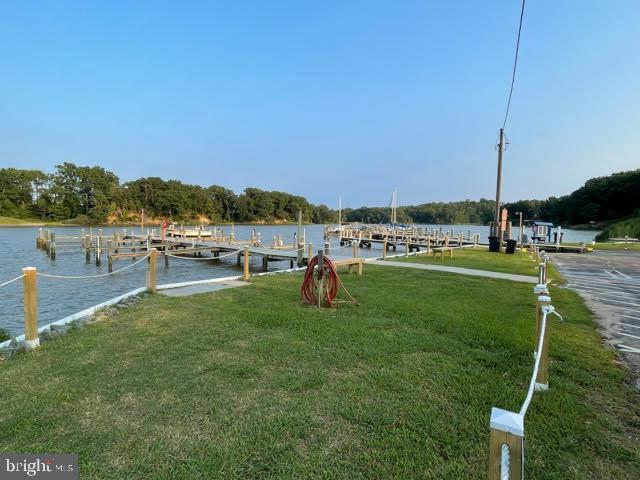 STRATFORD HARBOUR - Land