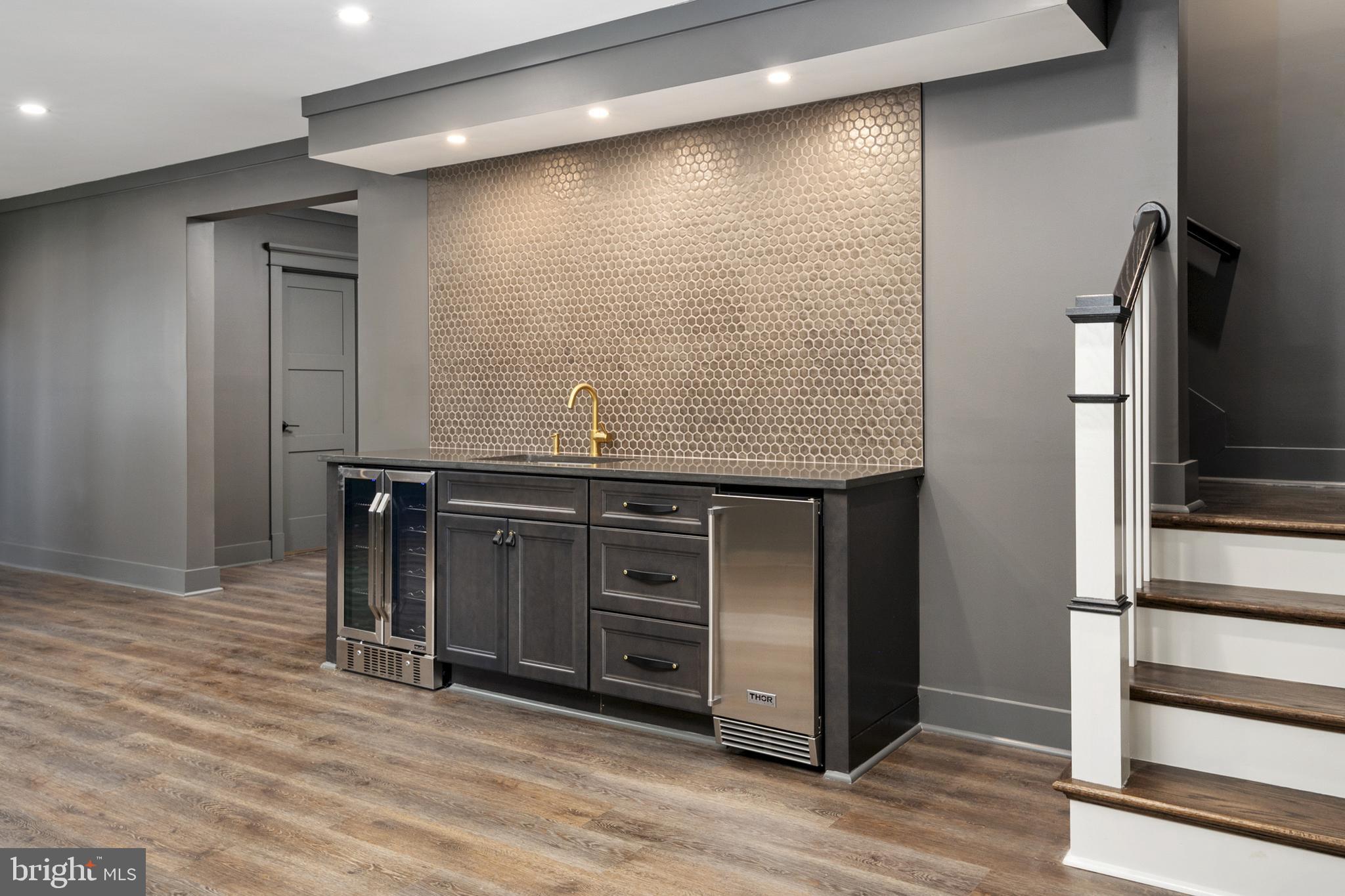 SUFFRAGE POINT - Residential