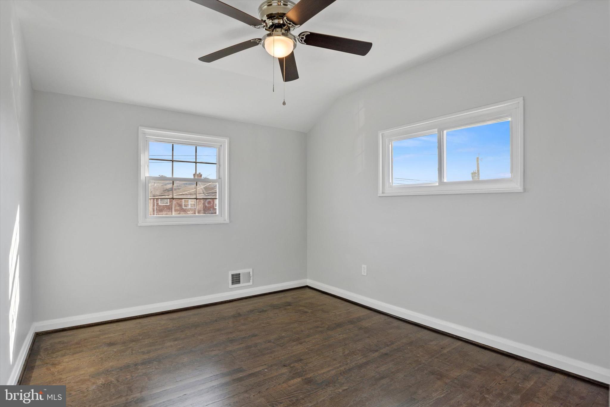 CHARLESMONT - Residential