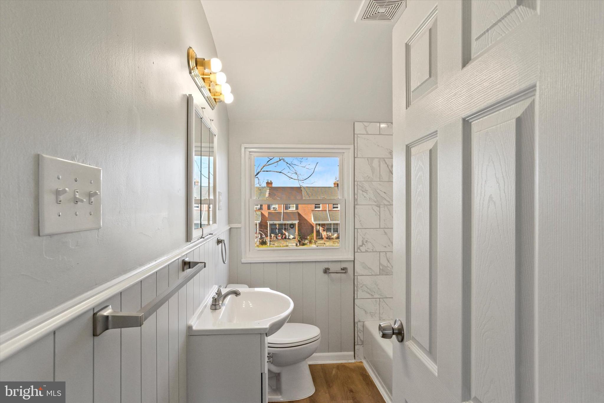 CHARLESMONT - Residential