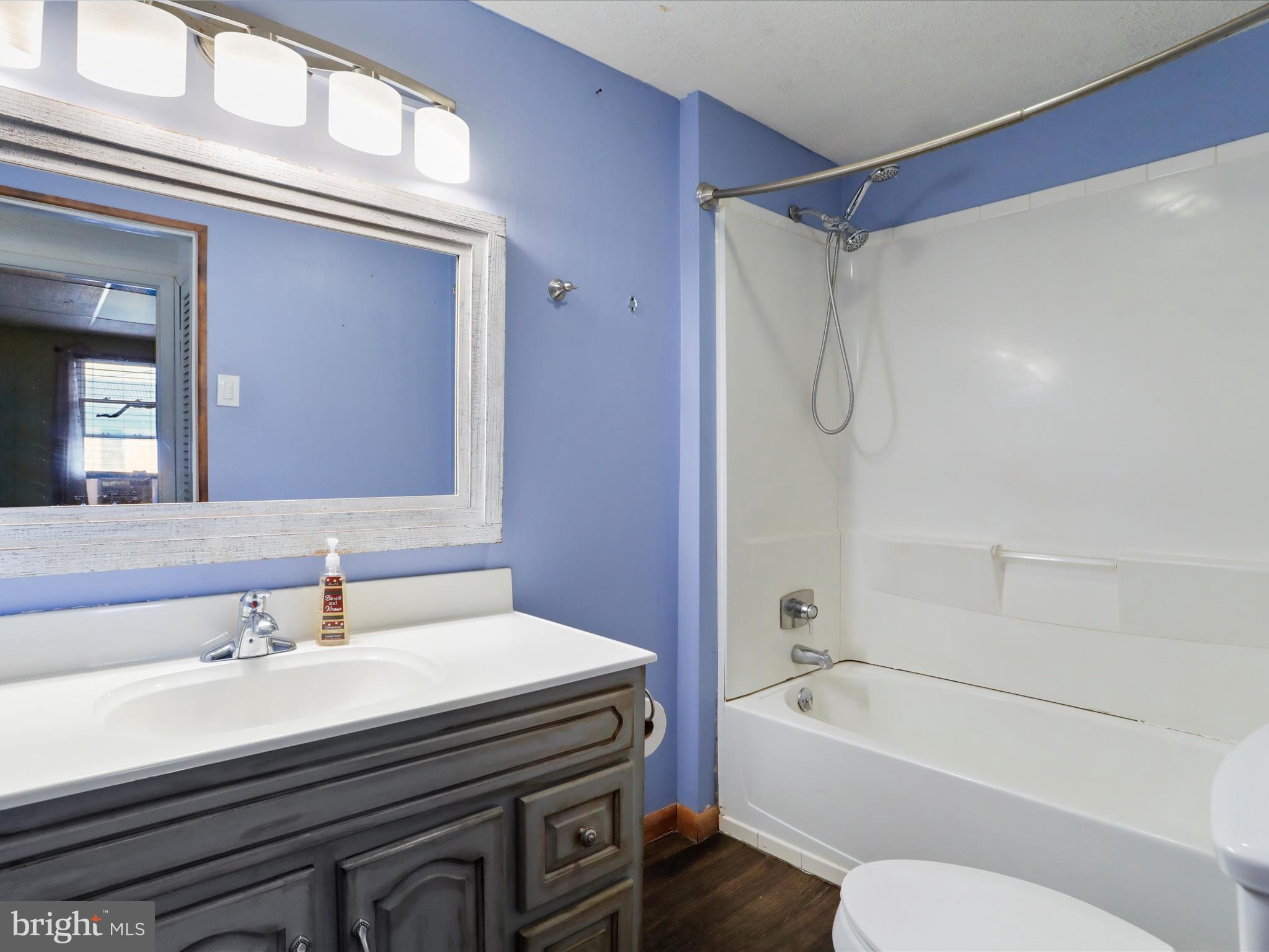 WEST END - Residential