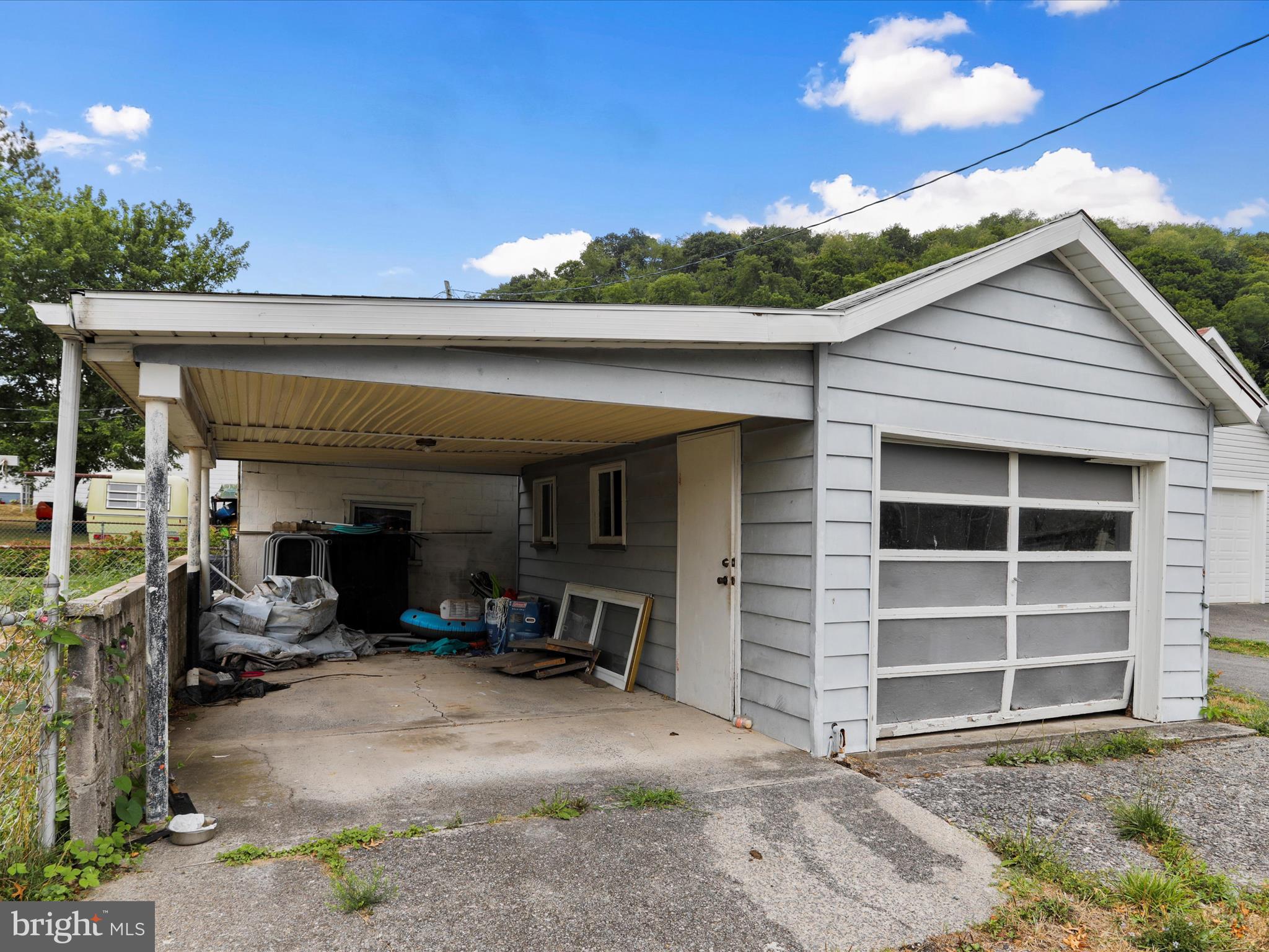 WEST END - Residential