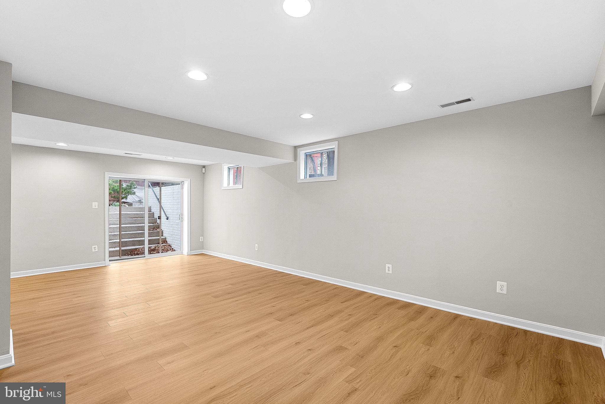 BROADLANDS - Residential